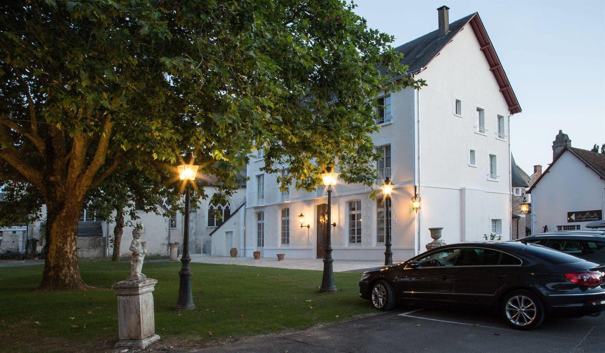 Relais Des Trois Chateaux Hotel-Restaurant - Teritoria Cour-Cheverny Exteriér fotografie